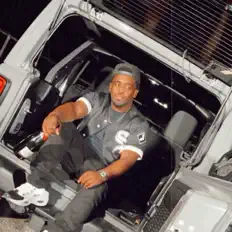 Dengarkan Gee Floyd, tonton video musik, baca bio, lihat tanggal tur & lainnya!