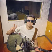 Escucha a undefined, mira vídeos musicales, lee la biografía, consulta fechas de giras y mucho más.