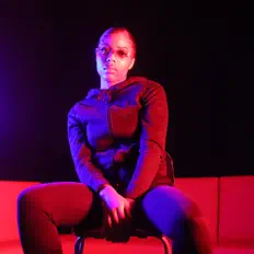 Escucha a Shesley, mira videos musicales, lee su biografía, consulta las fechas de las gira y más.