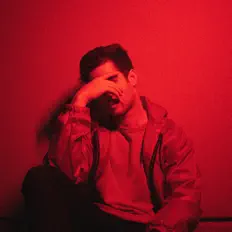 Poslechněte si interpreta Clo Sur, sledujte hudební videa, přečtěte si životopis, podívejte se na data turné a další informace.