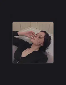 Julia Shadows을(를) 듣고, 뮤직 비디오를 보고, 약력을 읽고, 투어 일정 등을 확인하세요!