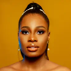 Escucha a Akeelah, mira videos musicales, lee su biografía, consulta las fechas de las gira y más.