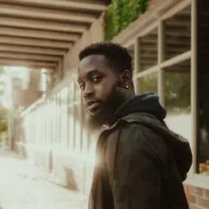 Shy-I सुनें, म्यूज़िक वीडियो देखें, बायो पढ़ें, दौरे की तारीखें और बहुत कुछ देखें!