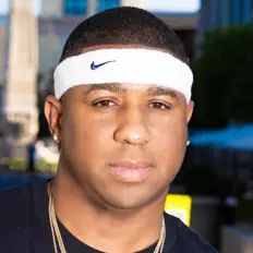 Dengarkan West G, tonton video musik, baca bio, lihat tanggal tur & lainnya!