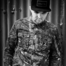 聆聽 Major Key、觀看音樂影片、閱讀小傳、查看巡演日期等！