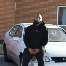 聆聽 Brently Coupe、觀看音樂影片、閱讀小傳、查看巡演日期等！