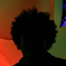 Poslechněte si interpreta Mogie, sledujte hudební videa, přečtěte si životopis, podívejte se na data turné a další informace.