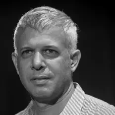 Escucha a Yaron Gottfried, mira vídeos musicales, lee la biografía, consulta fechas de giras y mucho más.