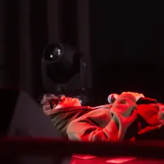 Poslechněte si interpreta SH!NE, sledujte hudební videa, přečtěte si životopis, podívejte se na data turné a další informace.
