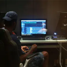 Dengarkan Diego Blax, tonton video musik, baca bio, lihat tanggal tur & lainnya!