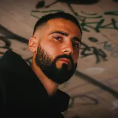 收听 C Hynes、观看音乐视频、阅读小传、查看巡演日期等 ！