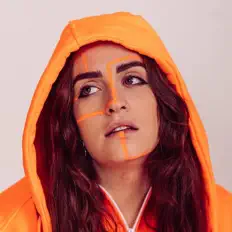 Hör dir BEXX an, schau dir Musikvideos an, lies die Biografie, finde Tourdaten und mehr!