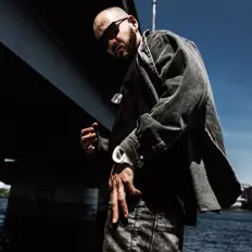 Escucha a n_kit, mira vídeos musicales, lee la biografía, consulta fechas de giras y mucho más.