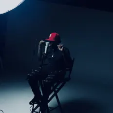 收听 T.U.G LT、观看音乐视频、阅读小传、查看巡演日期等 ！