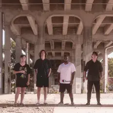 Honest Sleepを聴いたり、ミュージックビデオを鑑賞したり、経歴やツアー日程などを確認したりしましょう！