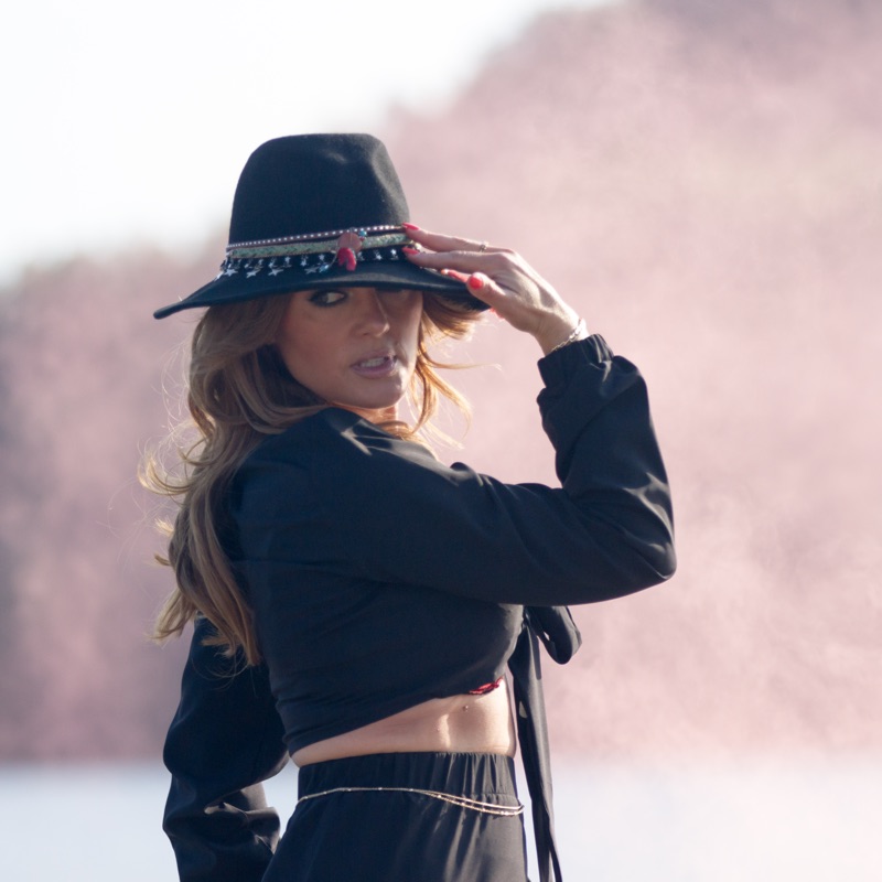 Belle Perez - Hello World