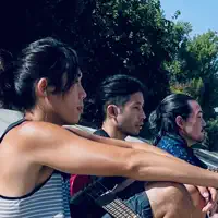 收听 undefined、观看音乐视频、阅读小传、查看巡演日期等 ！