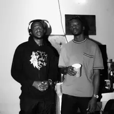 聆聽 Vannye & Zarri、觀看音樂影片、閱讀小傳、查看巡演日期等！