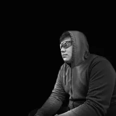 TheLeadBassistを聴いたり、ミュージックビデオを鑑賞したり、経歴やツアー日程などを確認したりしましょう！