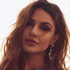 Sirusho सुनें, म्यूज़िक वीडियो देखें, बायो पढ़ें, दौरे की तारीखें और बहुत कुछ देखें!