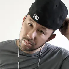 收听 Elan、观看音乐视频、阅读小传、查看巡演日期等 ！