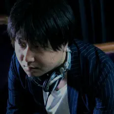 LV.4 dinle, müzik videolarını izle, biyografisini oku, tur tarihlerini ve daha fazlasını gör!