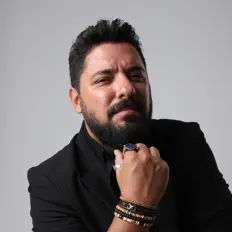 Levent Canses dinle, müzik videolarını izle, biyografisini oku, tur tarihlerini ve daha fazlasını gör!