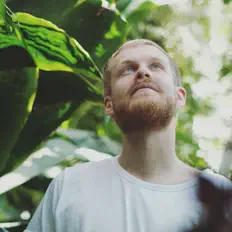 Listen to Ultramarinblau, watch music videos, read bio, see tour dates & more!