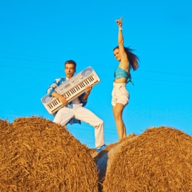 Hot (feat. Mia) Frank Wild