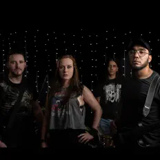 Poslechněte si interpreta Dark Valley, sledujte hudební videa, přečtěte si životopis, podívejte se na data turné a další informace.