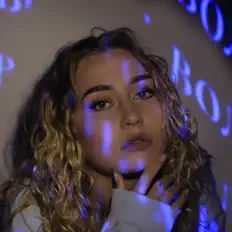 Escucha a Manzhuley, mira vídeos musicales, lee la biografía, consulta fechas de giras y mucho más.