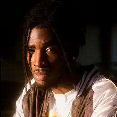 Posłuchaj wykonawcy Vonn6ix, obejrzyj teledyski, przeczytaj biografię, zobacz daty tras koncertowych i nie tylko!