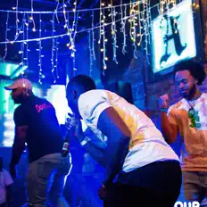 Posłuchaj wykonawcy 2020, obejrzyj teledyski, przeczytaj biografię, zobacz daty tras koncertowych i nie tylko!