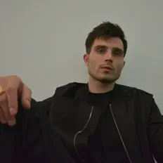 Escucha a Гена Юркевич, mira vídeos musicales, lee la biografía, consulta fechas de giras y mucho más.