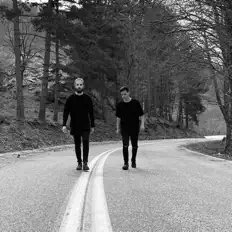 收听 VENUS & ESTABLISHED、观看音乐视频、阅读小传、查看巡演日期等 ！