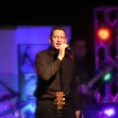 Ouça Patrick William, assista a videoclipes, leia a biografia, veja as datas das turnês e mais!