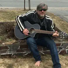 Ouça Bent Muffbanger, assista a videoclipes, leia a biografia, veja as datas das turnês e mais!