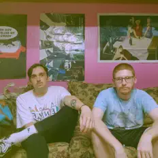 Ascolta Briefly Pink, guarda video musicali, leggi la biografia, vedi le date del tour & altro!
