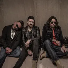 Listen to The Quilts, watch music videos, read bio, see tour dates & more!