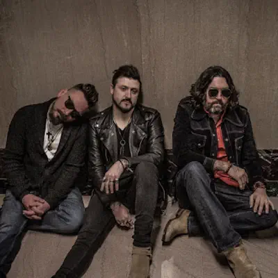 Listen to The Quilts, watch music videos, read bio, see tour dates & more!