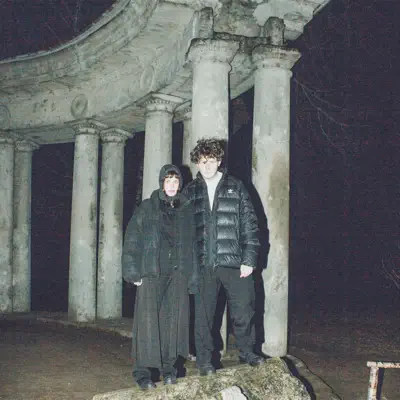 Listen to Снежные Цепи, watch music videos, read bio, see tour dates & more!