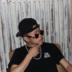 收听 ig、观看音乐视频、阅读小传、查看巡演日期等 ！