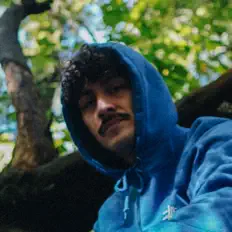 聆聽 Korey B.、觀看音樂影片、閱讀小傳、查看巡演日期等！