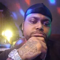 Bayshore Boy: песни, клипы, биография, даты выступлений и многое другое.