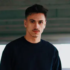 Ascolta Moesabi, guarda video musicali, leggi la biografia, vedi le date del tour & altro!