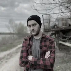 Hör dir Julian Timon an, schau dir Musikvideos an, lies die Biografie, finde Tourdaten und mehr!