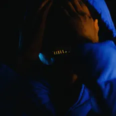 Kronik dinle, müzik videolarını izle, biyografisini oku, tur tarihlerini ve daha fazlasını gör!