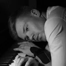 Ascolta Viktor Levchenko, guarda video musicali, leggi la biografia, vedi le date del tour & altro!