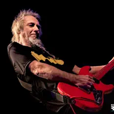 Ascolta Moses Mo, guarda video musicali, leggi la biografia, vedi le date del tour & altro!