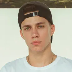 Eduardo Urenda सुनें, म्यूज़िक वीडियो देखें, बायो पढ़ें, दौरे की तारीखें और बहुत कुछ देखें!